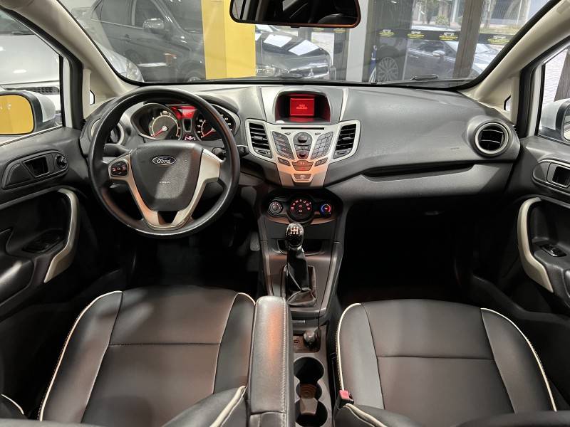 FORD - FIESTA - 2013/2013 - Branca - R$ 41.900,00