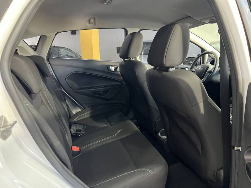 FORD - FIESTA - 2014/2014 - Branca - R$ 41.900,00