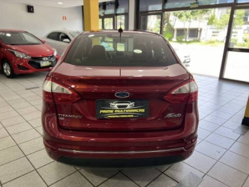 FORD - FIESTA - 2015/2015 - Vermelha - R$ 47.900,00