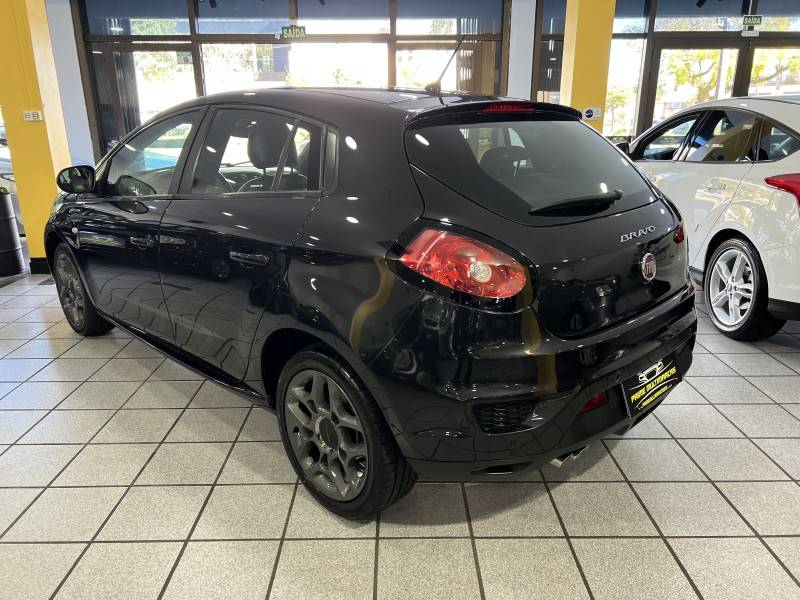 FIAT - BRAVO - 2016/2016 - Preta - R$ 49.900,00
