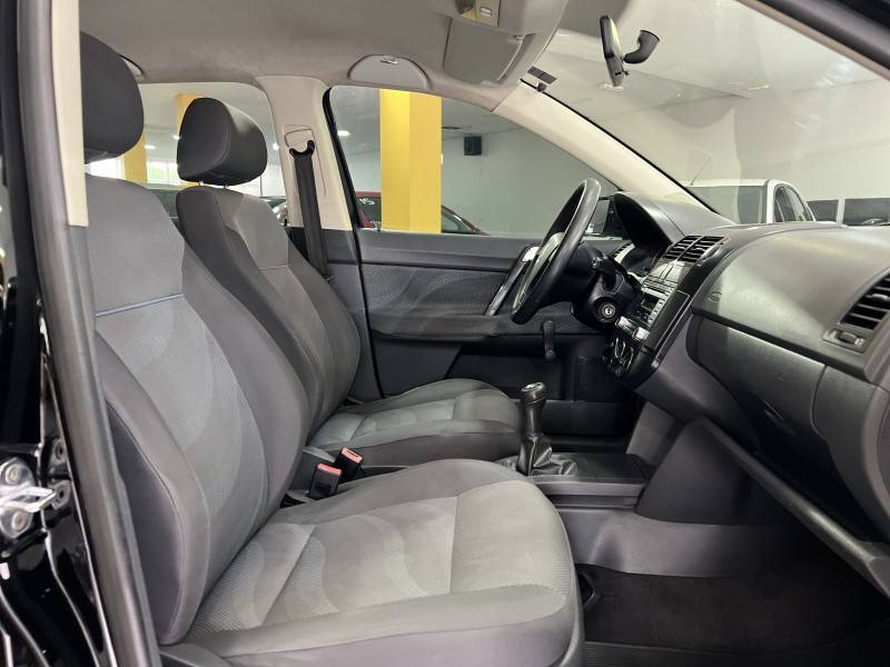 VOLKSWAGEN - POLO - 2010/2010 - Preta - R$ 33.900,00