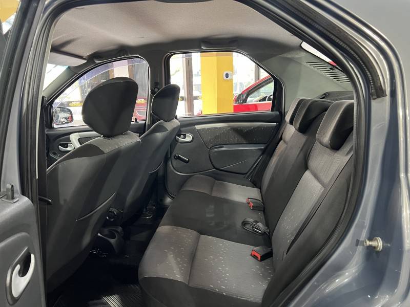 RENAULT - LOGAN - 2011/2011 - Cinza - R$ 28.900,00
