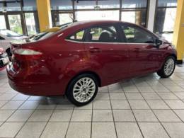 FORD - FIESTA - 2015/2015 - Vermelha - R$ 47.900,00
